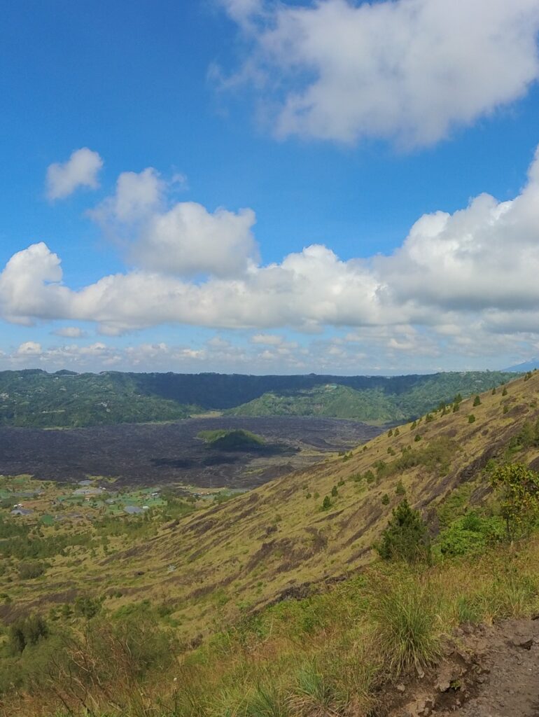 hiking-on-mount-batur