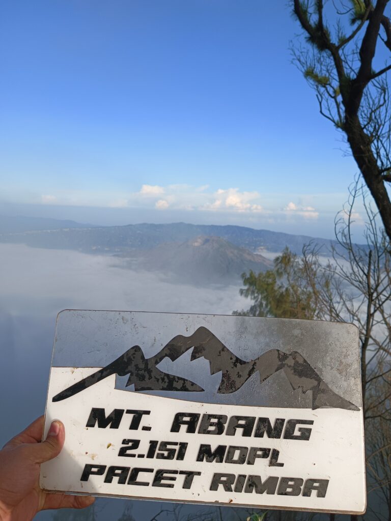 mount-abang-bali-summit
